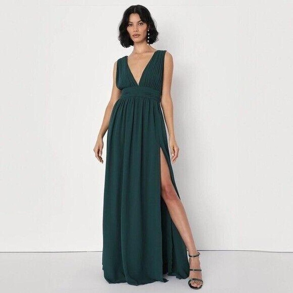 Lulu's Deep Emerald Green Plunge Maxi Dress